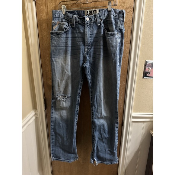 Ariat Mens M2 Relaxed Boot Cut Denim Jeans Distressed Size 35 X 32 Mid Rise - Picture 1 of 11